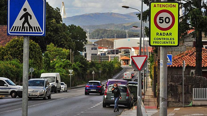 Decenas de calles de O Salnés tendrán obsoleta la señalización de velocidad máxima desde hoy | IÑAKI ABELLA