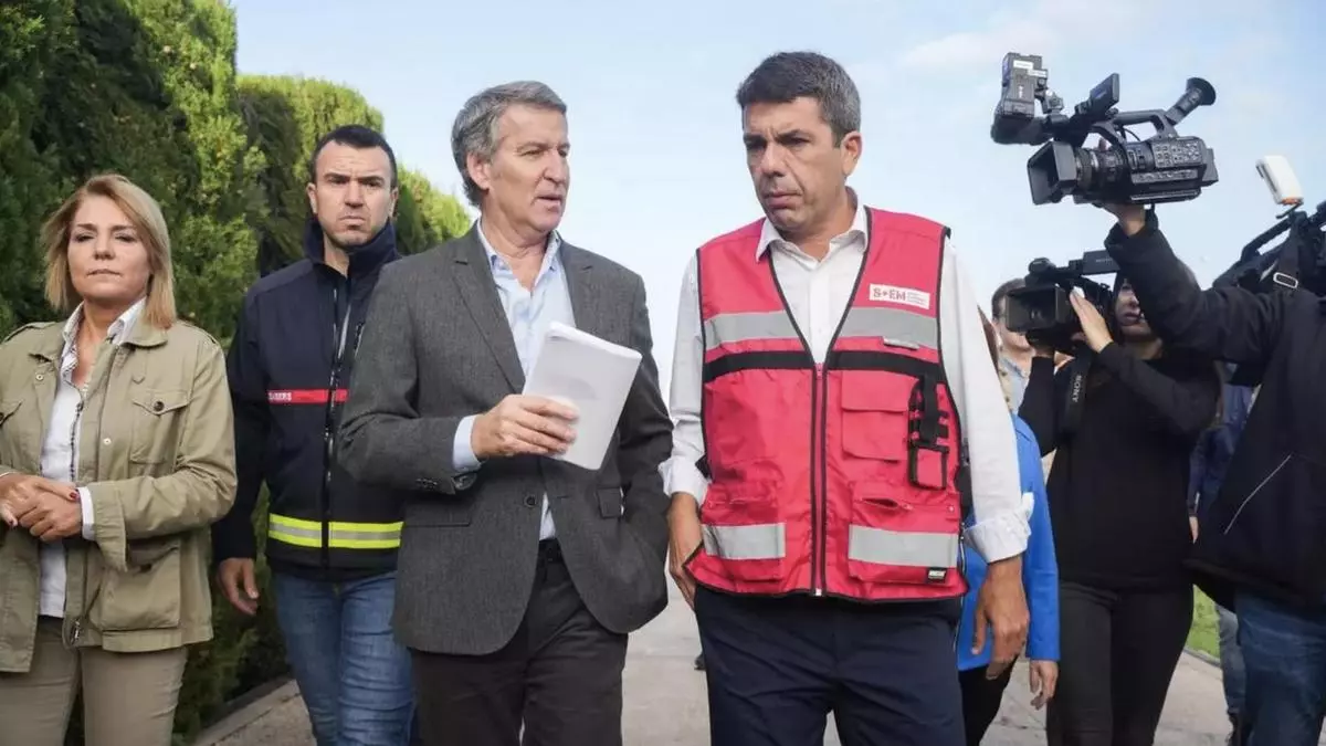El chaleco rojo y otros fragmentos de la tragedia valenciana