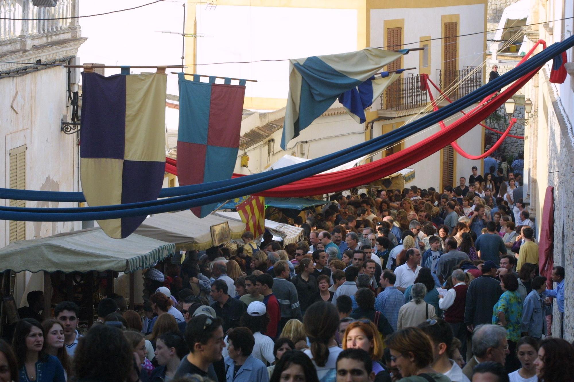 Edición de 2001 de la Feria Medieval de Ibiza.