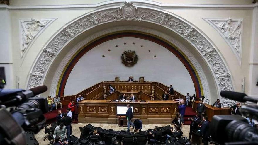 Salón de plenos del Parlamento de Venezuela, que la Policía controla para facilitar hoy la formación de la Asamblea Constituyente.