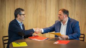 El ministro Félix Bolaños y el presidente de ERC, Oriol Junqueras.