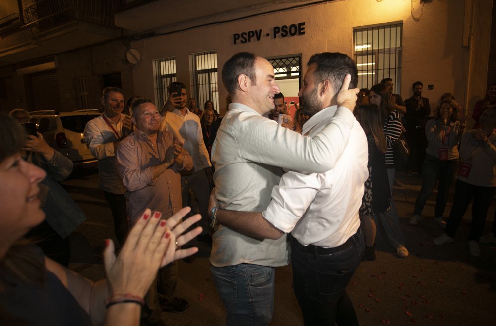 El PSPV-PSOE de Sagunt celebra en su sede una victoria histórica