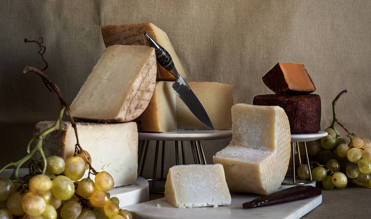 Bodegón de quesos tinerfeños.