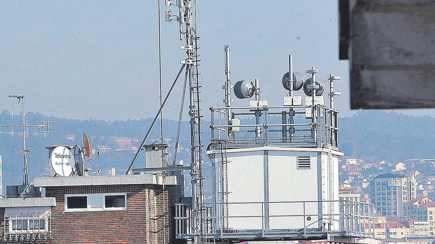 Los concellos obtienen casi seis millones de la telefonía móvil tras la victoria judicial de las ‘telecos’