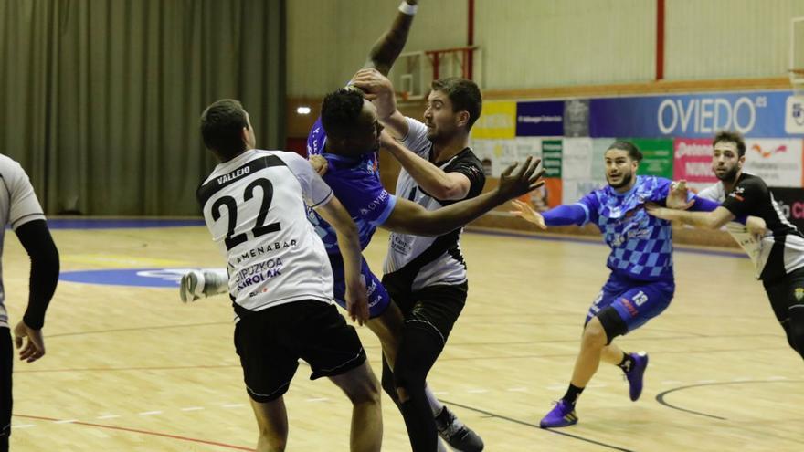 El Unión Financiera Balonmano Base Oviedo mira arriba en División de Honor Plata