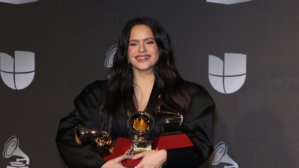 Los tres looks de Rosalía para los Grammy Latinos 2019