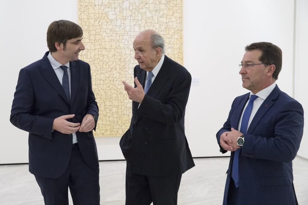 Plácido Arango acude junto a Javier Fernández a la inauguración de su exposición en el Bellas Artes