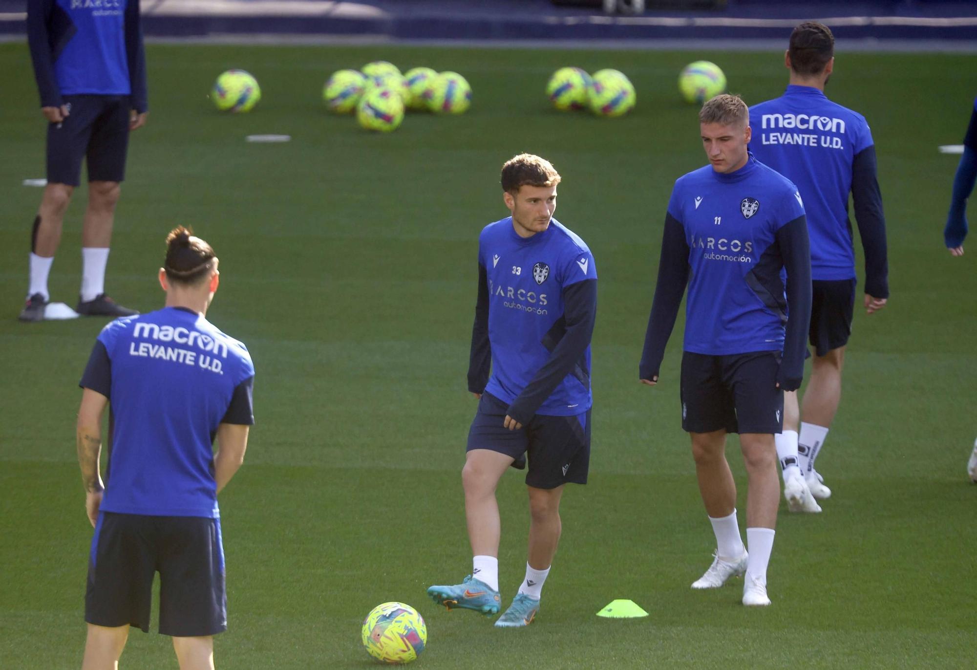 Sesión de entrenamiento del Levante UD