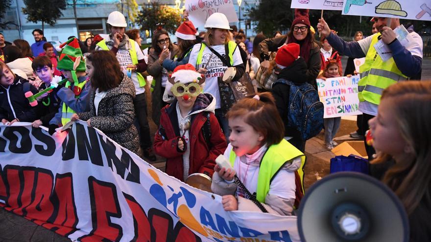 Familias de alumnos del colegio de Prácticas de A Coruña vuelven a protestar para exigir mejoras en el centro