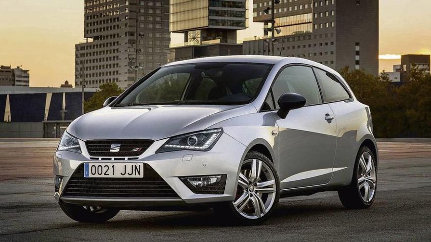 El nuevo Cupra incorpora un completo equipamiento de serie. // FDV
