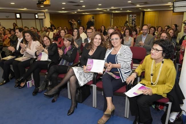 Acto institucional de entrega de los Premios del ...