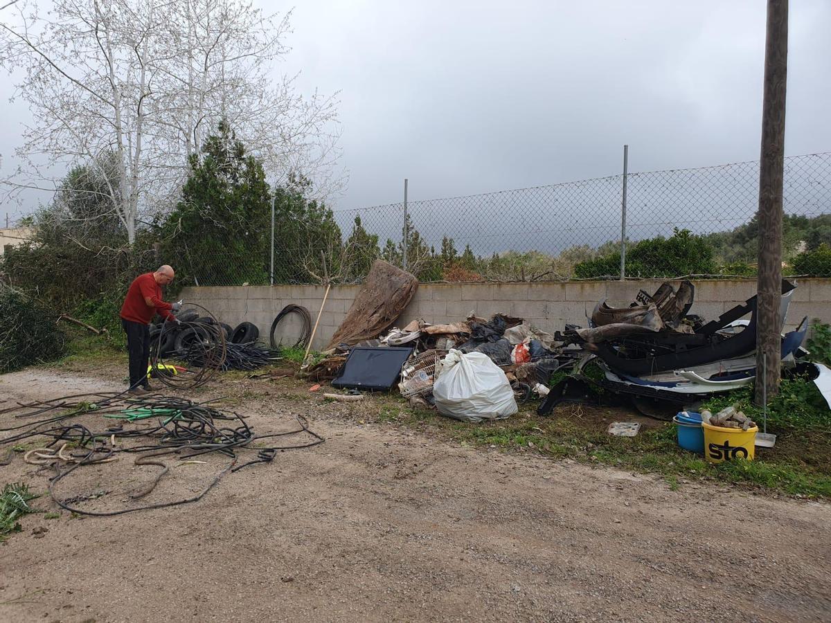 FOTOS | Así ha sido la jornada de limpieza rural en Sant Joan y Vilafranca FOTOS | Así ha sido la jornada de limpieza rural en Sant Joan y Vilafranca