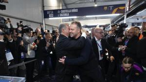 ¡Hansi Flick y los jugadores ejercen su derecho a voto junto a Joan Laporta!