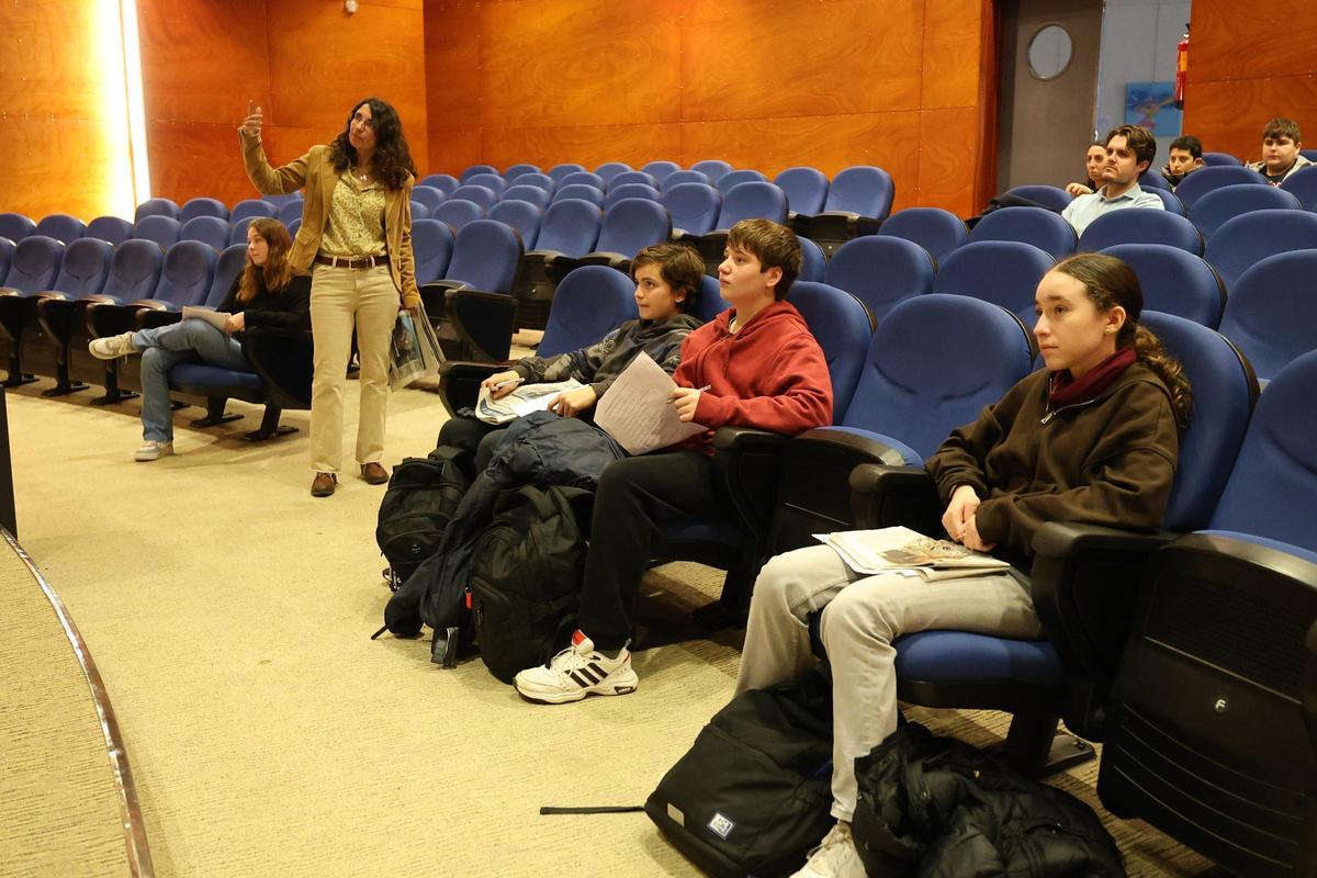 Los alumnos de 2º de la ESO de Sant Agustí visitan el Diario de Ibiza Los alumnos de 2º de la ESO de Sant Agustí visitan el Diario de Ibiza