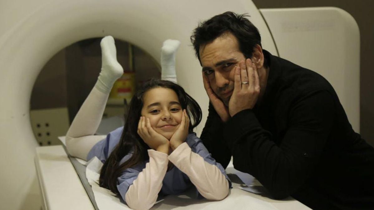 Buğra Gülsoy y Beren Gökyıldız, tras las cámaras de ' Mi hija' | antena3.com