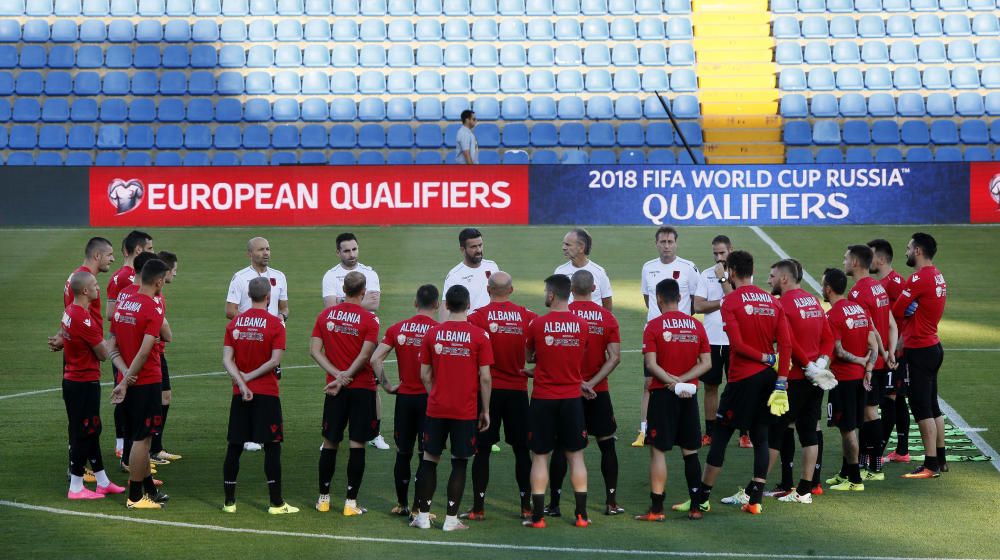 ENTRENAMIENTO ALBANIA