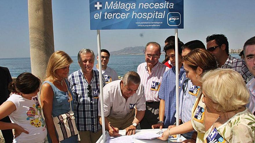 Firmas por el tercer hospital en Málaga Este del PP, 2008. | ARCINIEGA