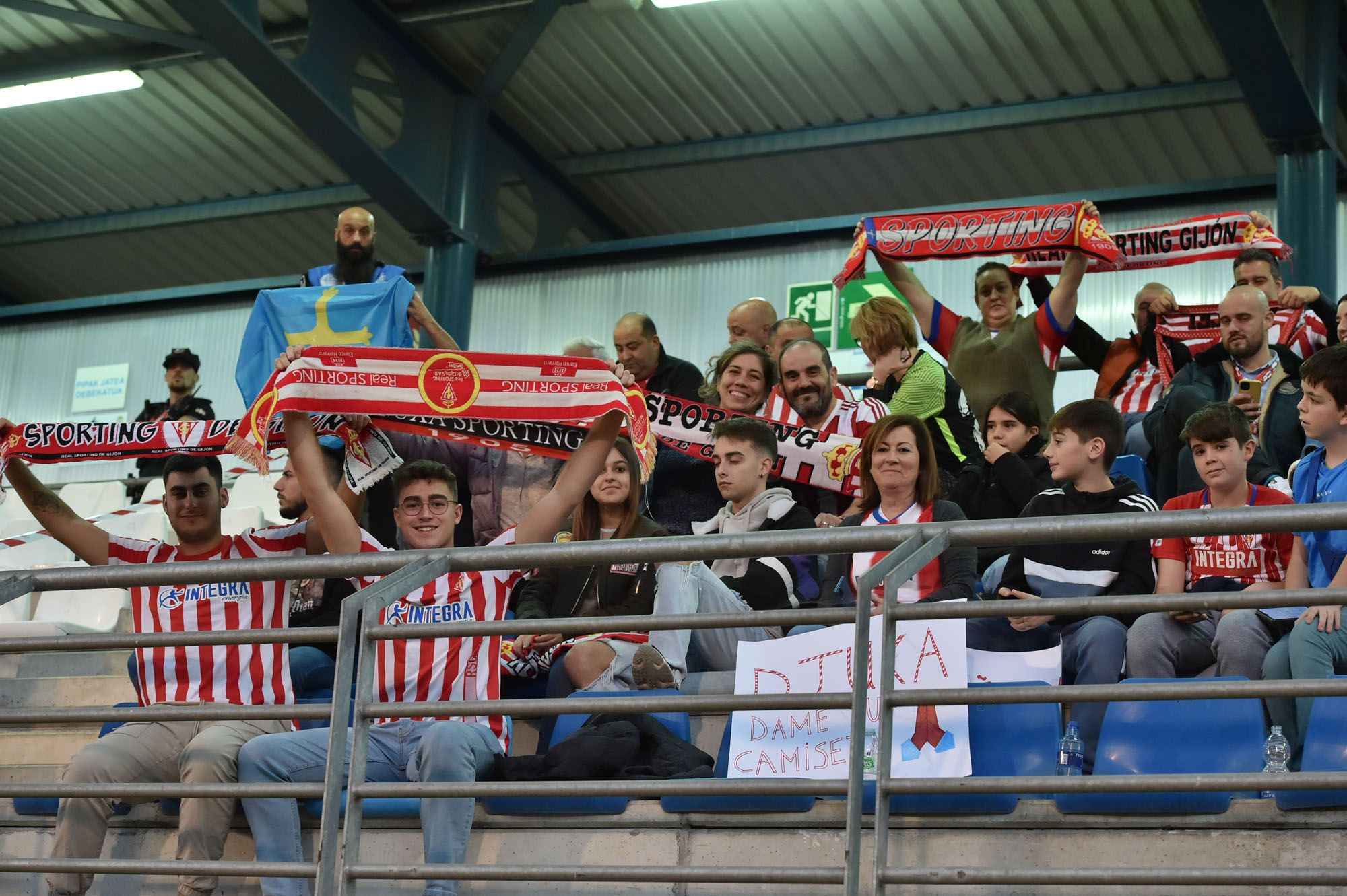 El partido del Sporting de Gijón ante el Beasain en Copa del Rey, en imágenes
