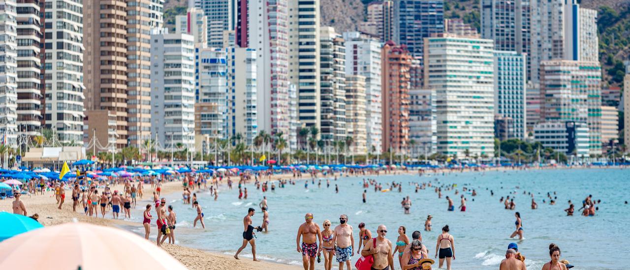 Una perspectiva de la playa de Benidorm.