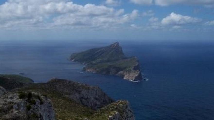 Die Insel Dragonera von mallorca aus gesehen.