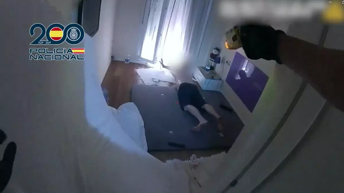El aviso de un repartidor de comida ayuda al rescate de una mujer retenida y agredida por su expareja en La Línea