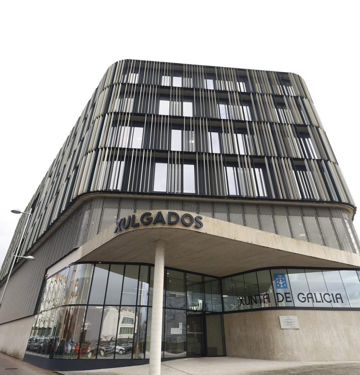 Uno de los dos edificios judiciales.