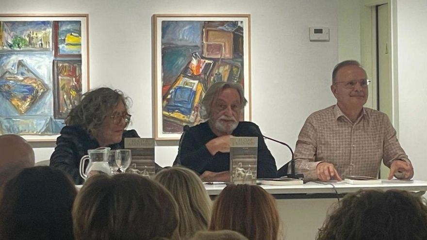 Joan Cardona llena Sa Nostra Sala para presentar ‘El cosí Bartomeu’