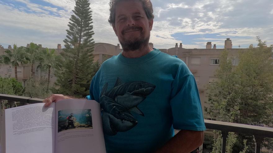 Paco Pinto, el malagueño que dedica su vida a estudiar los tiburones: &quot;No son una máquina de matar&quot;