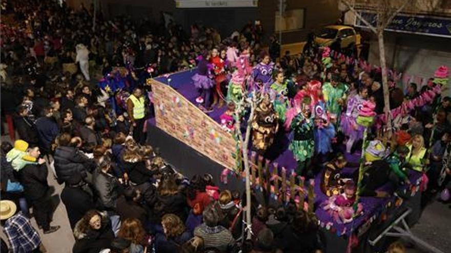 El Carnaval del Grao vive hoy su día grande