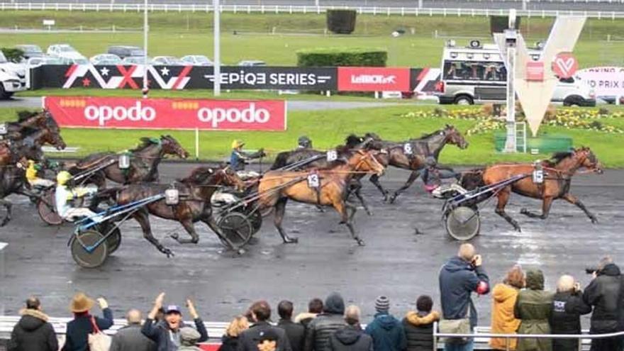 Lanzado Remontó por el exterior de la pista