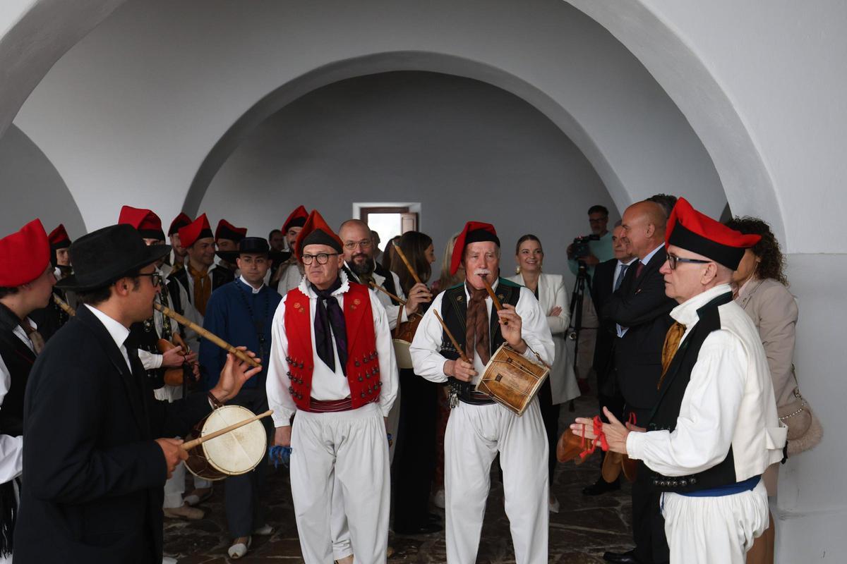 Santa Eulària en su domingo de Anar a Maig, en imágenes