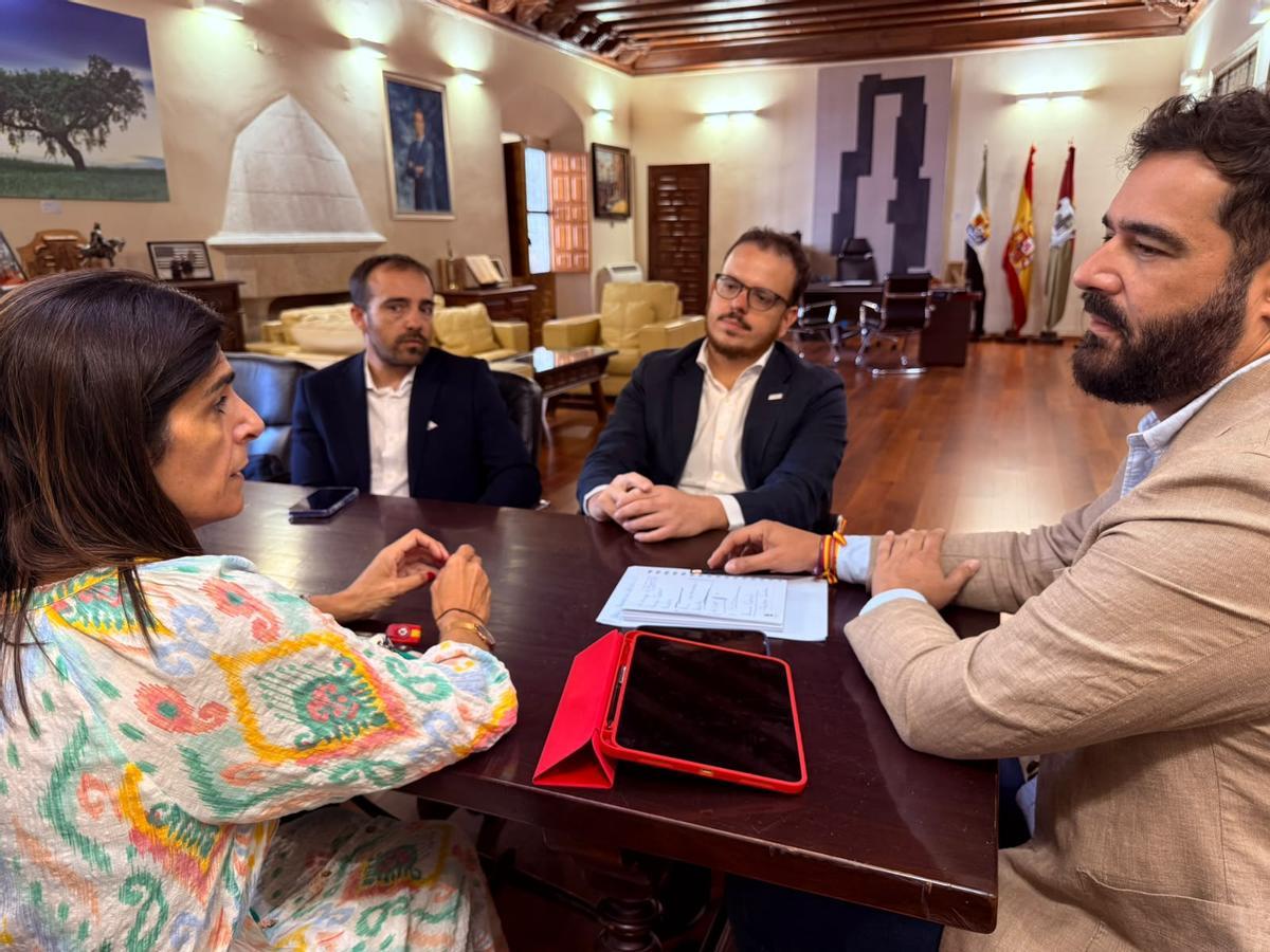 Reunión entre el Círculo Empresarial Extremeño y el Ayuntamiento de Plasencia