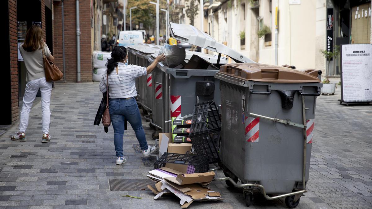 Contenedores en Major de Sarrià.