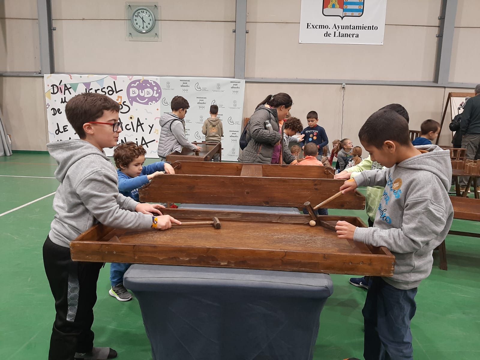 Llanera celebra el Día de los Derechos de la Infancia: así han sido las concurridas actividades lúdicas