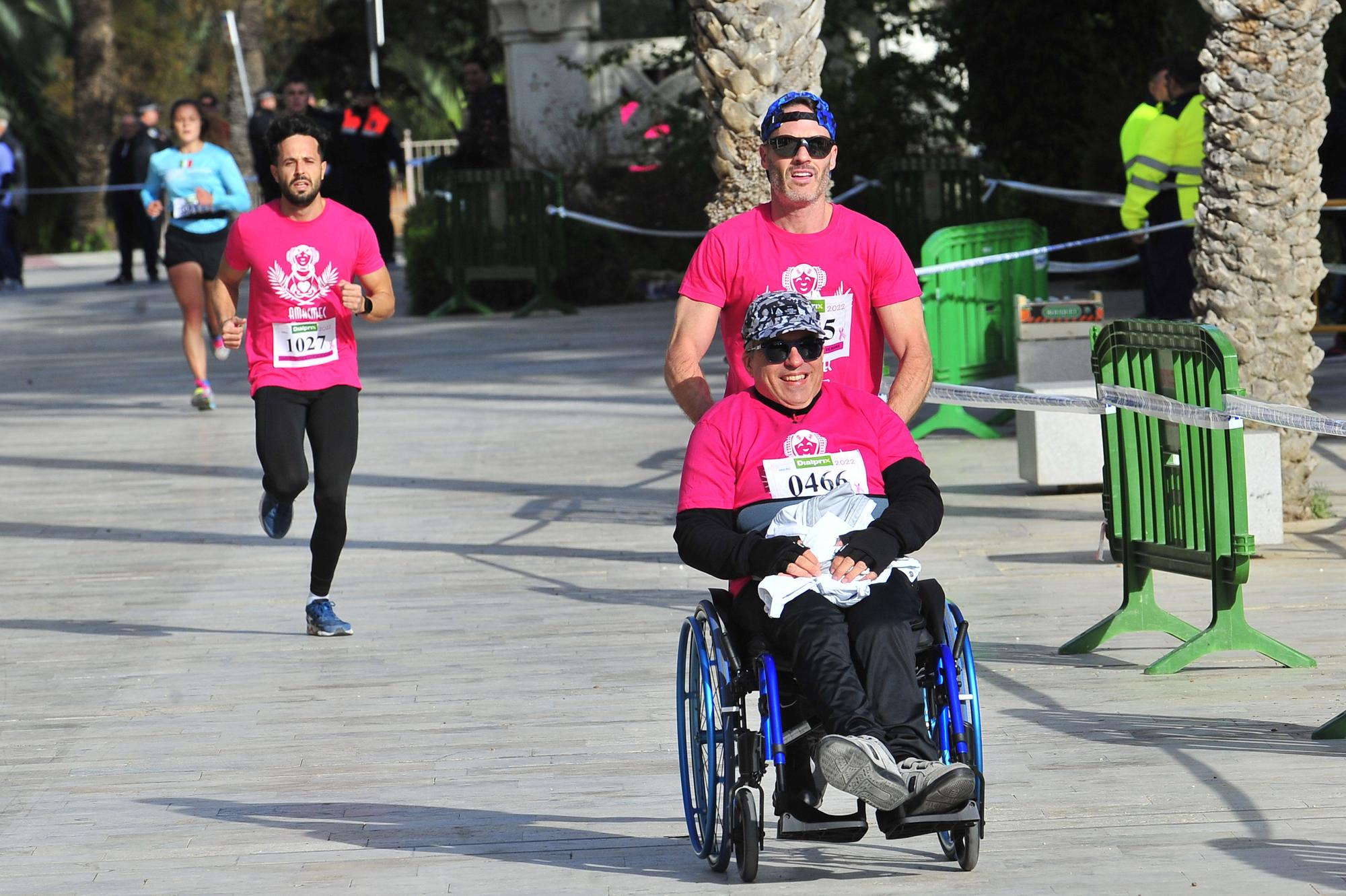 Más de 8.000 solidarios con el cáncer de mama en Elche