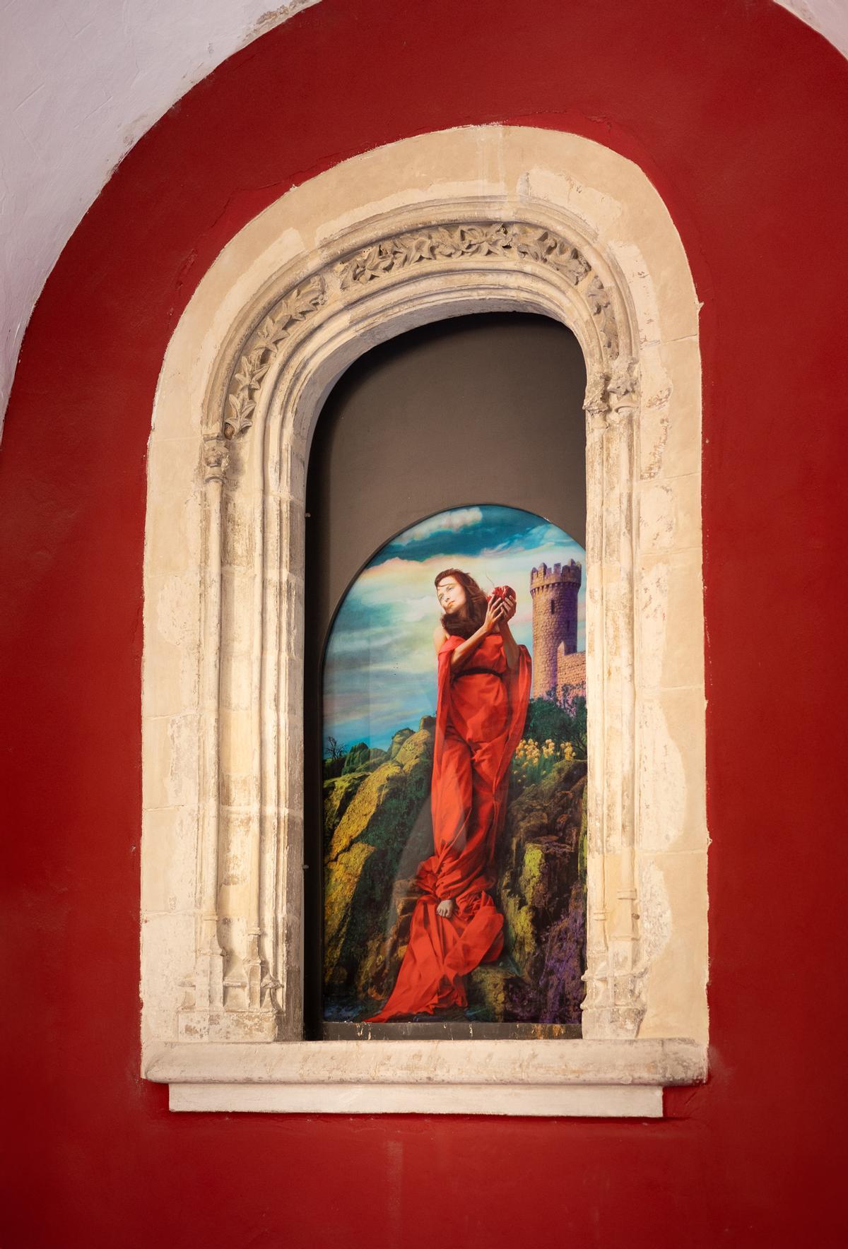 La vidriera de Ouka Leele.