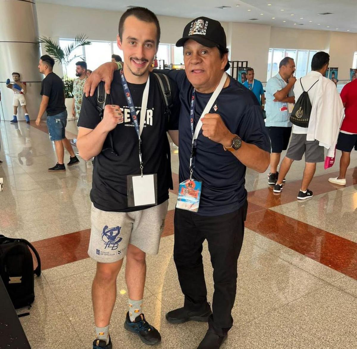Jesús Figueroa, con Roberto Mano de Piedra Durán.