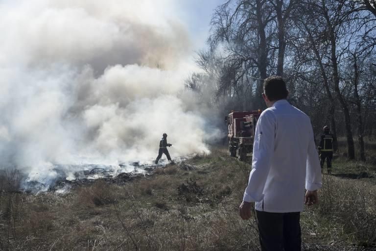 Incendio en los aledaños de El Ermitaño