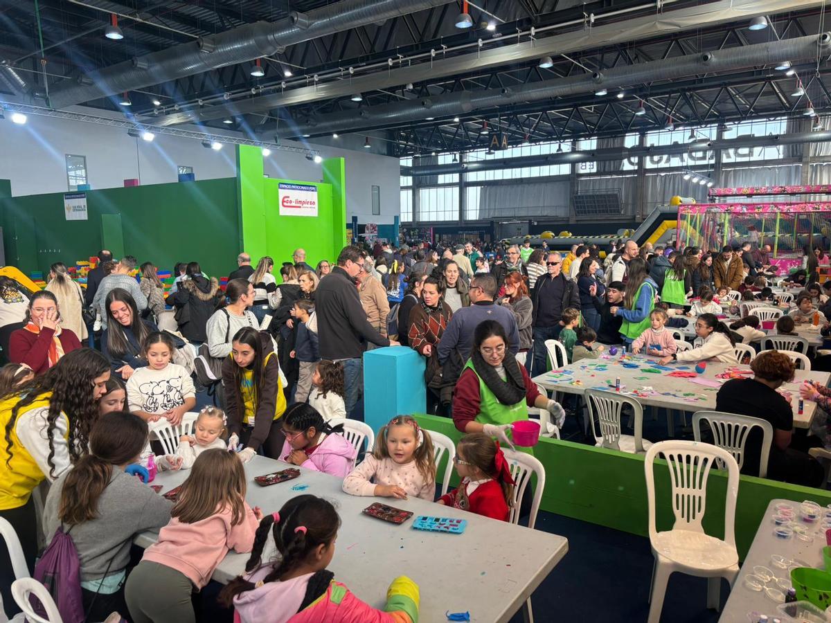 Los niños y jóvenes han llenado Ifeba para disfrutar de Iberocio 2025.