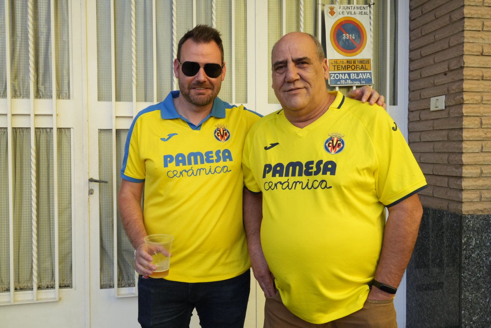 La afición del Villarreal en el partido contra el Espanyol en La Cerámica