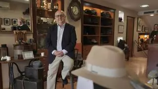 La tienda de sombreros de Oviedo que tiene visitas "de más de cien países al mes"