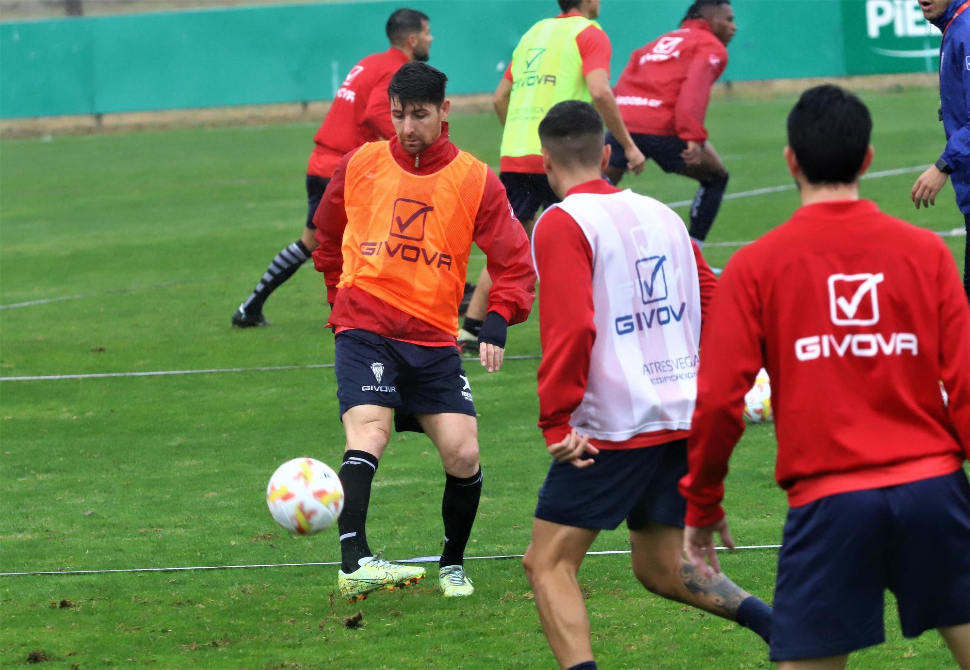 Javi Flores, en su retorno a los entrenamientos en la Ciudad Deportiva.