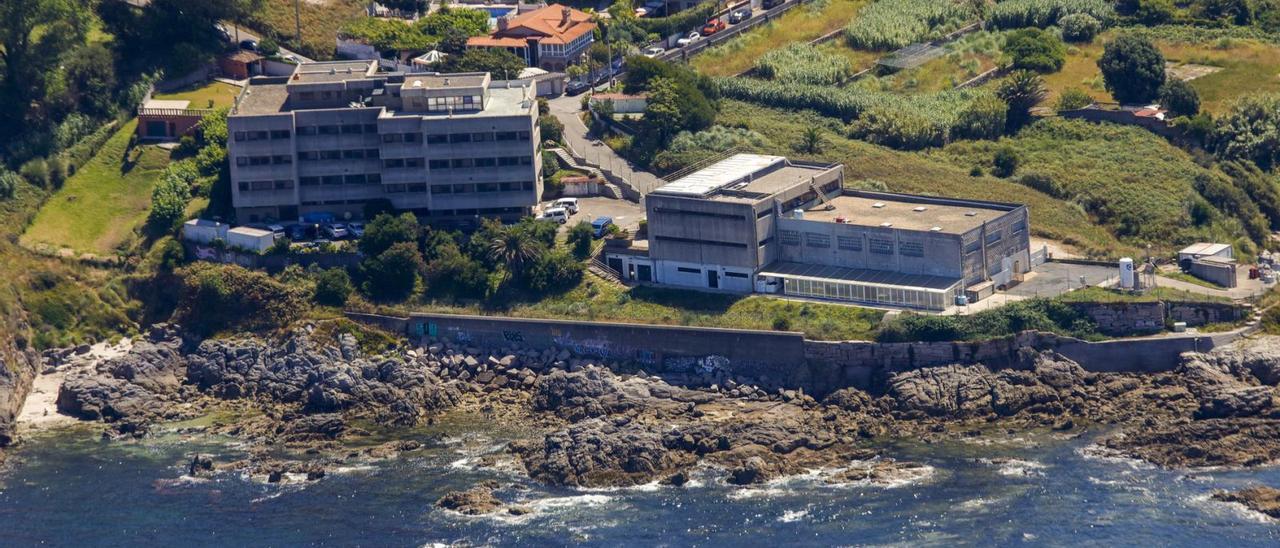 Vista aérea de las instalaciones del 
IEO de Vigo, en Cabo Estai.  | // R. GROBAS