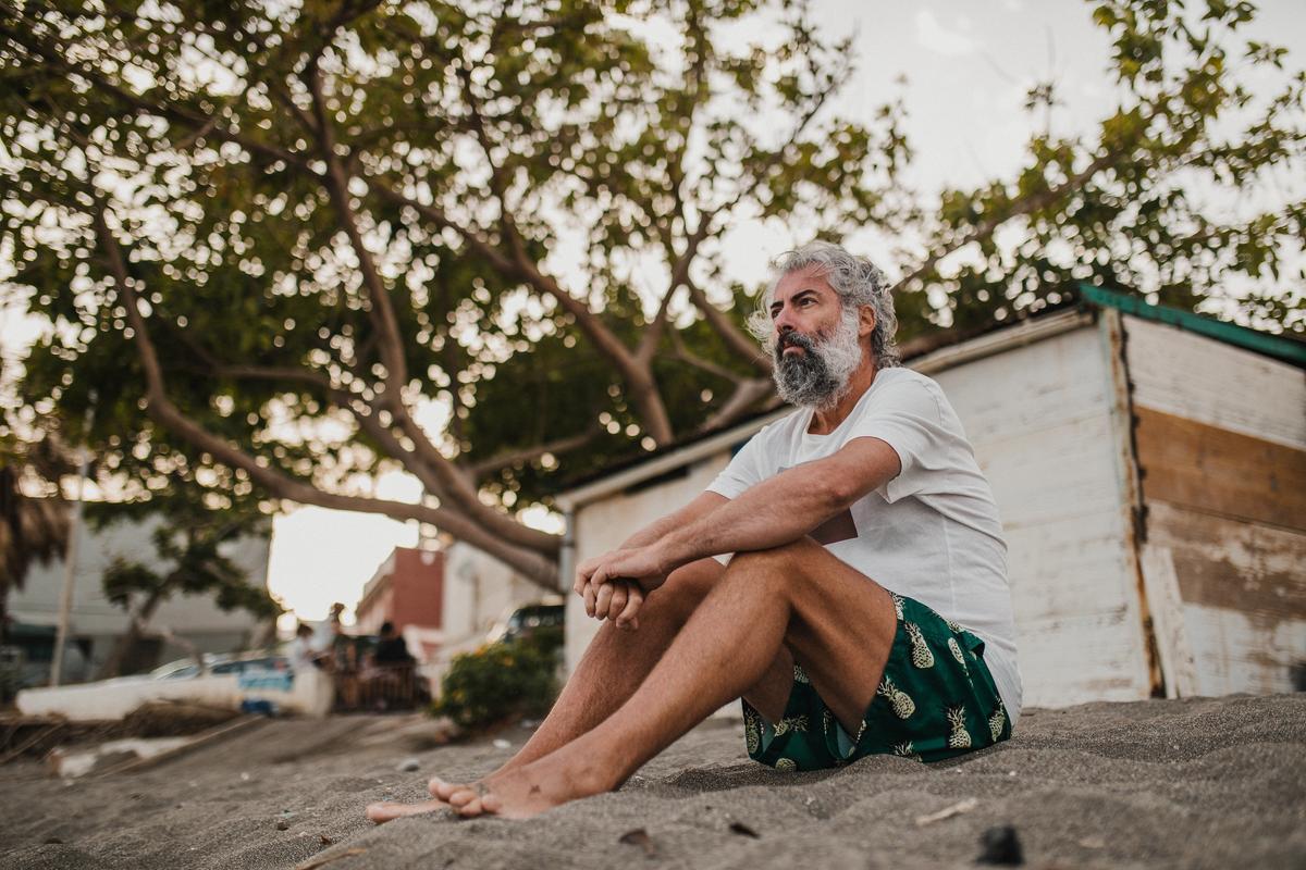 Antonio Luque, líder y único miembro fijo de Sr. Chinarro.