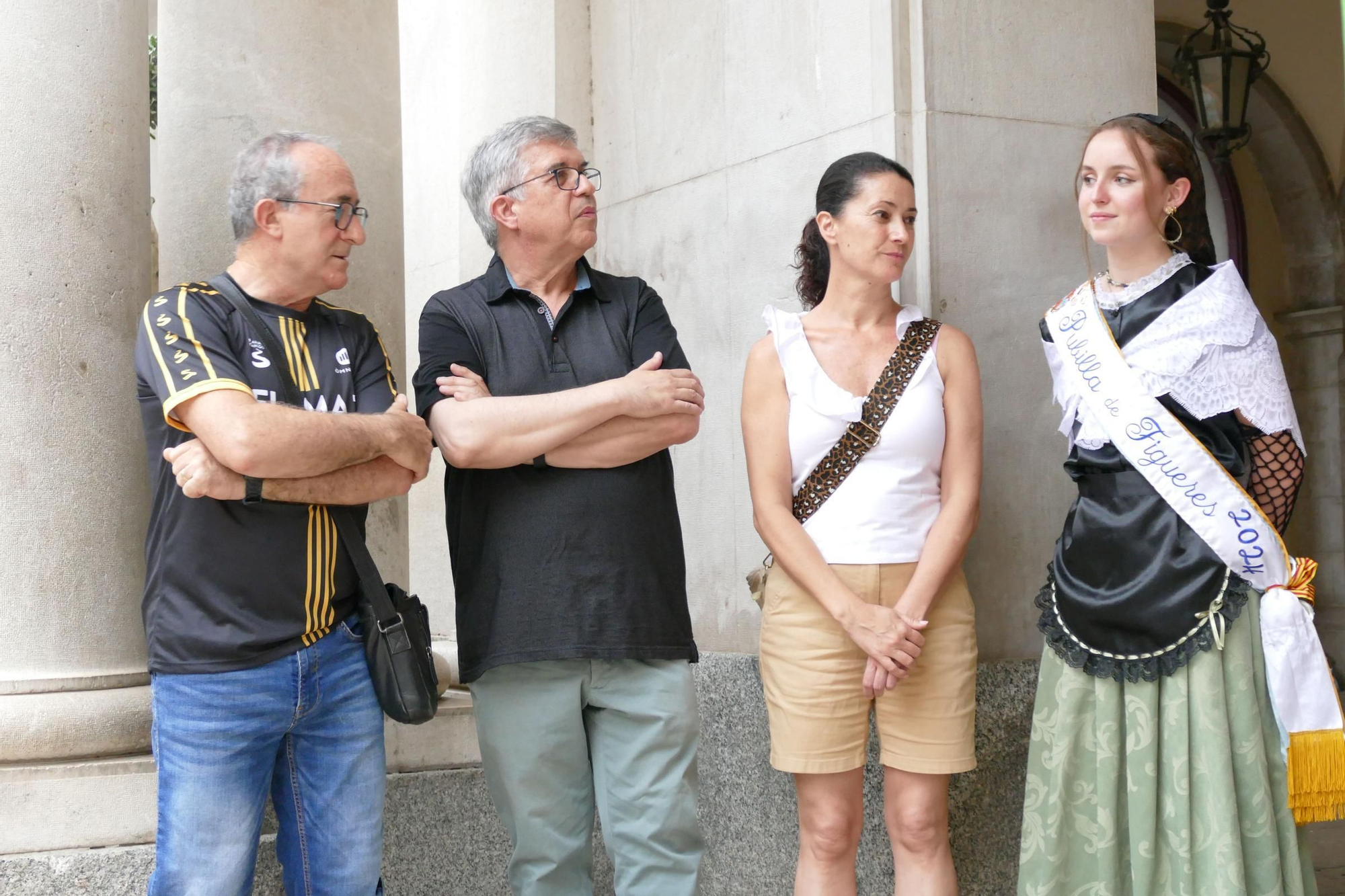 Figueres rep la Flama del Canigó i reparteix la llum de la catalanitat per tota la comarca