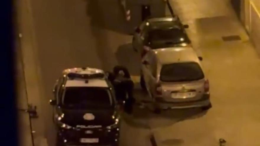 VÍDEO | Dos detenidos por un robo a punta de cuchillo en Zaragoza