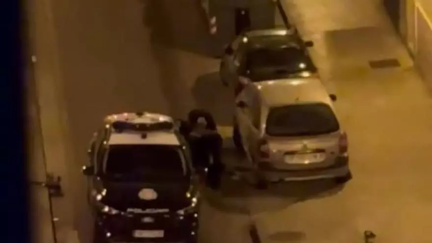 Dos detenidos por un robo a punta de cuchillo en Torrero