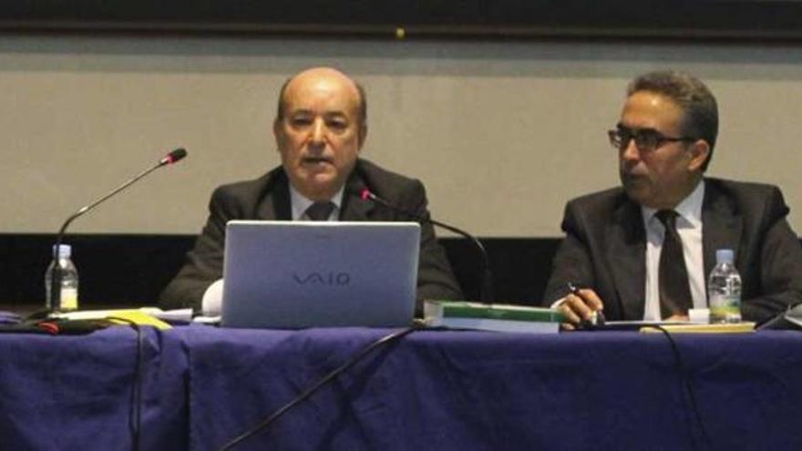 Asistentes al Congreso que se celebra en el salón de actos del Colegio Universitario de Zamora.