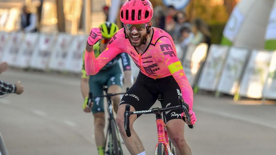 El británico Simon Carr gana la primera etapa de la Challenge Ciclista Mallorca