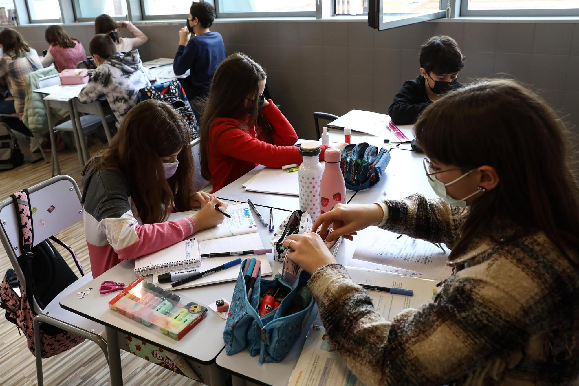 La vuelta al cole en Gijón tras las navidades, en imágenes